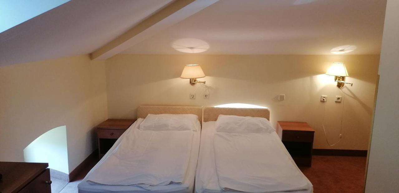 Hotel Vila Ruzica- Glavna Zgrada I Depandanse Цриквеница Экстерьер фото
