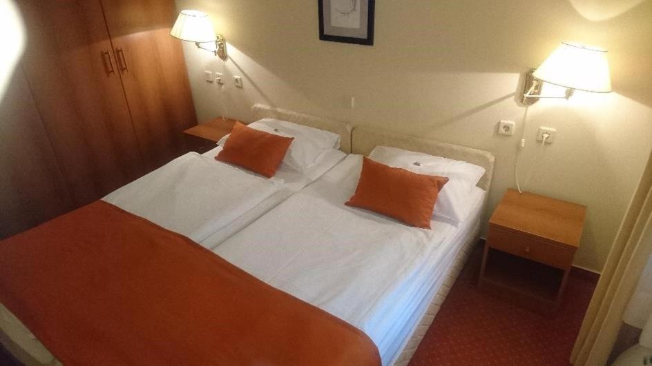 Hotel Vila Ruzica- Glavna Zgrada I Depandanse Цриквеница Экстерьер фото