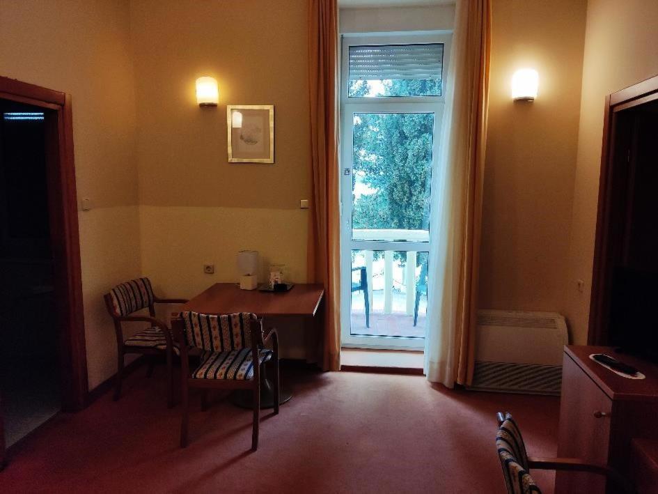 Hotel Vila Ruzica- Glavna Zgrada I Depandanse Цриквеница Экстерьер фото