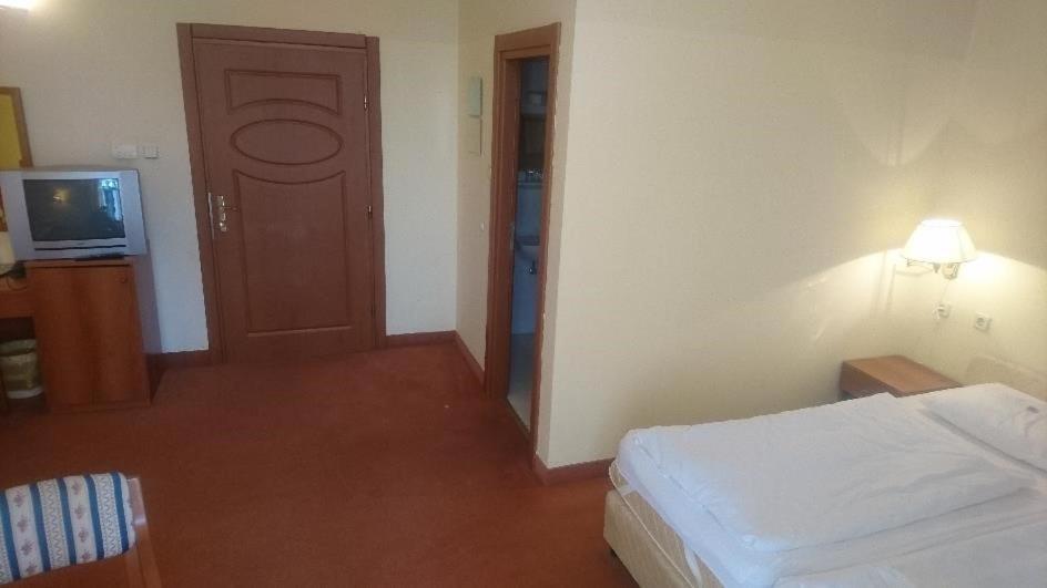 Hotel Vila Ruzica- Glavna Zgrada I Depandanse Цриквеница Экстерьер фото
