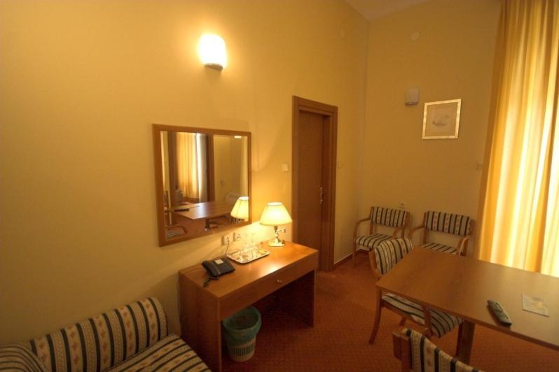 Hotel Vila Ruzica- Glavna Zgrada I Depandanse Цриквеница Экстерьер фото