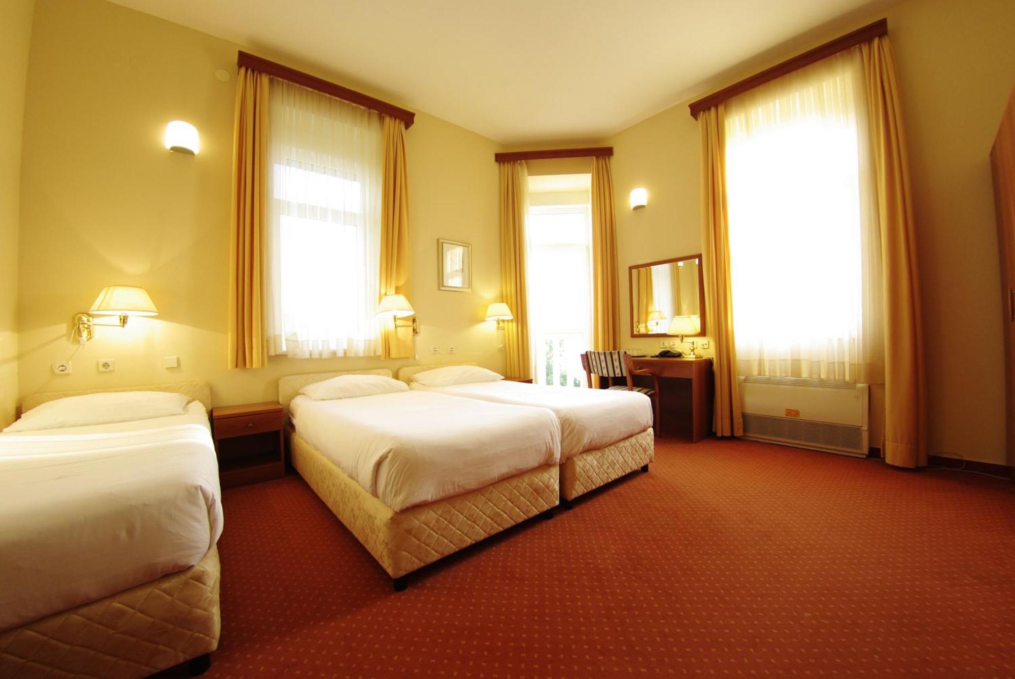 Hotel Vila Ruzica- Glavna Zgrada I Depandanse Цриквеница Экстерьер фото