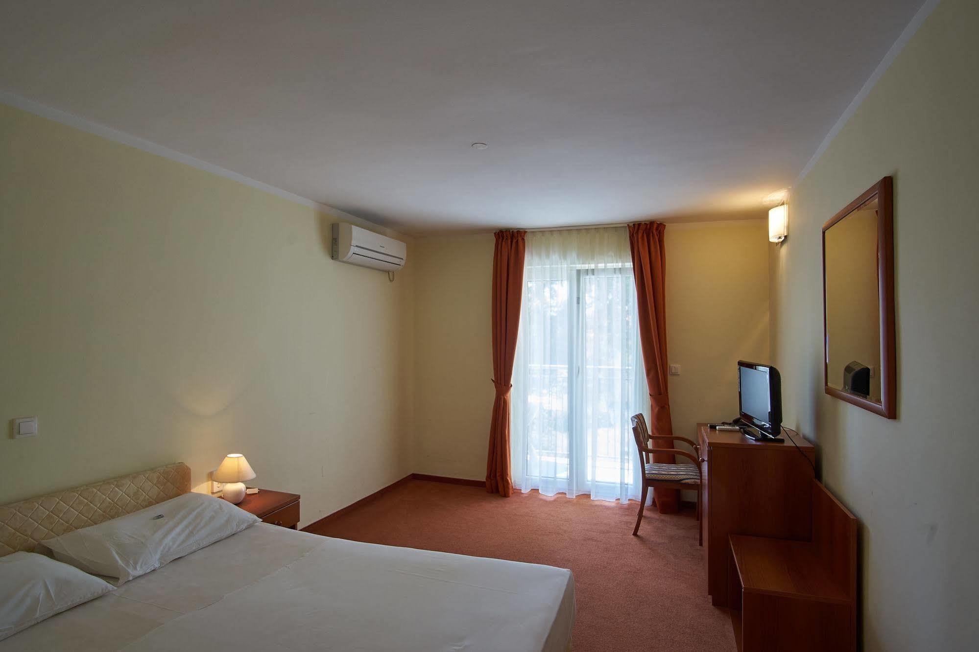 Hotel Vila Ruzica- Glavna Zgrada I Depandanse Цриквеница Экстерьер фото
